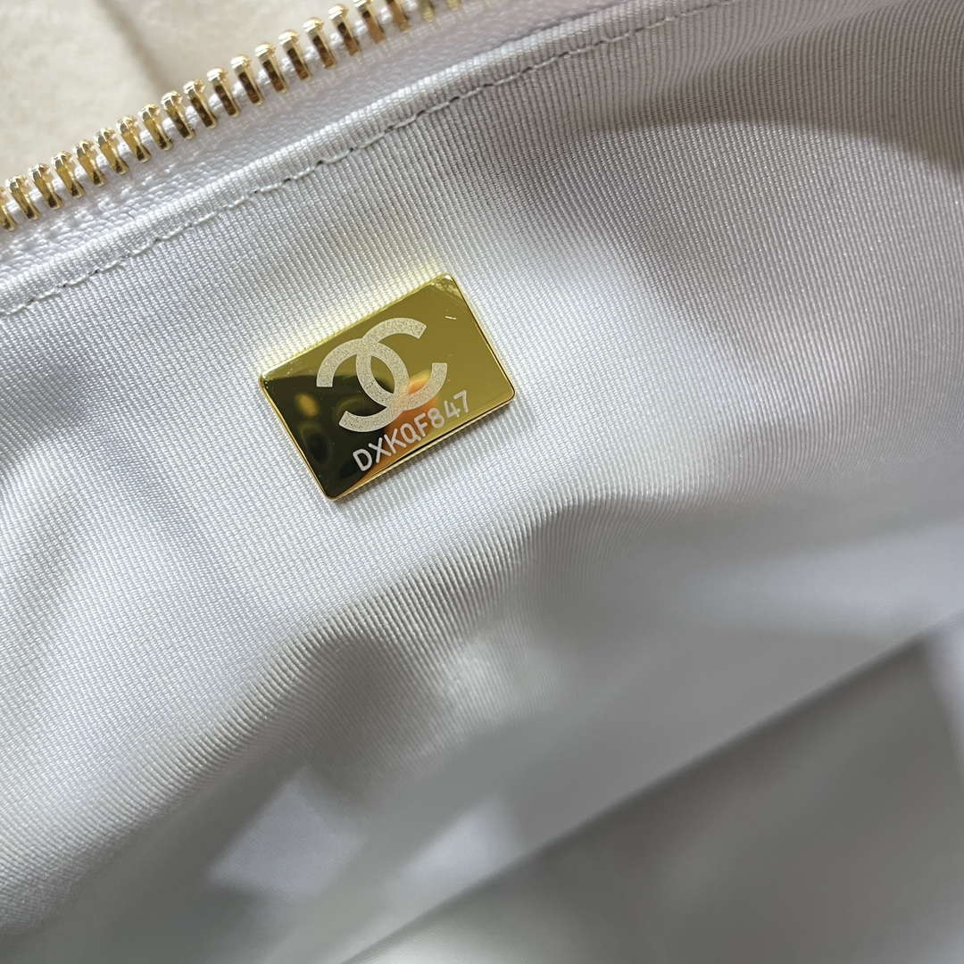 Chanel AS5302 Hobo Shiny Lambskin & Gold-Tone Metal Gray