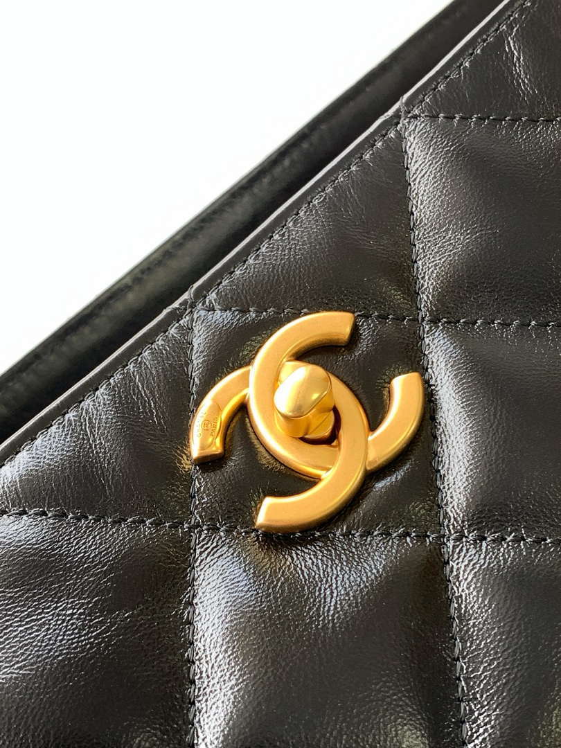 Chanel AS5303 Hobo Lambskin & Gold-Tone Metal Black