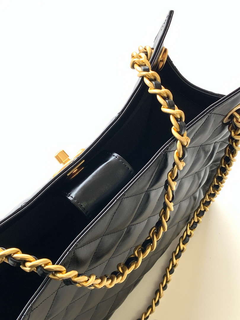 Chanel AS5303 Hobo Lambskin & Gold-Tone Metal Black