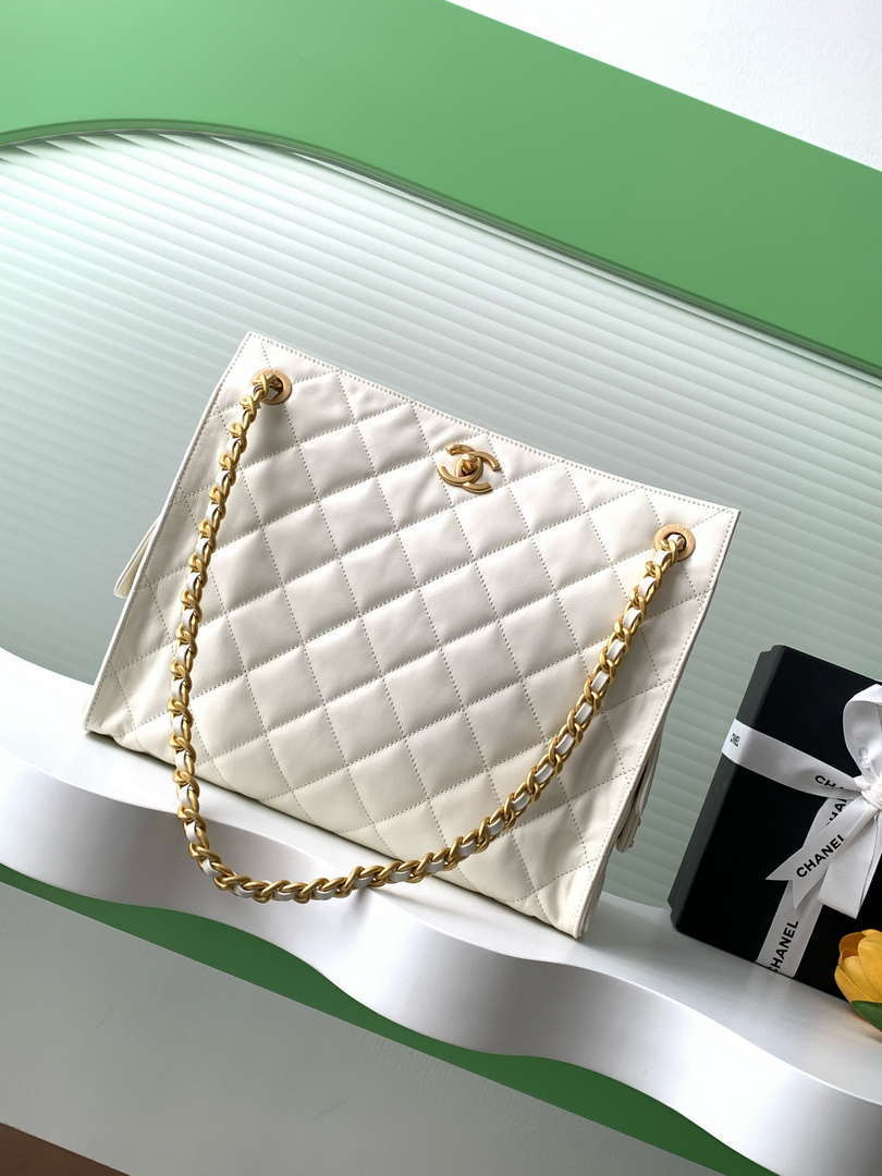 Chanel AS5303 Hobo Lambskin & Gold-Tone Metal White - Default Title - View 1