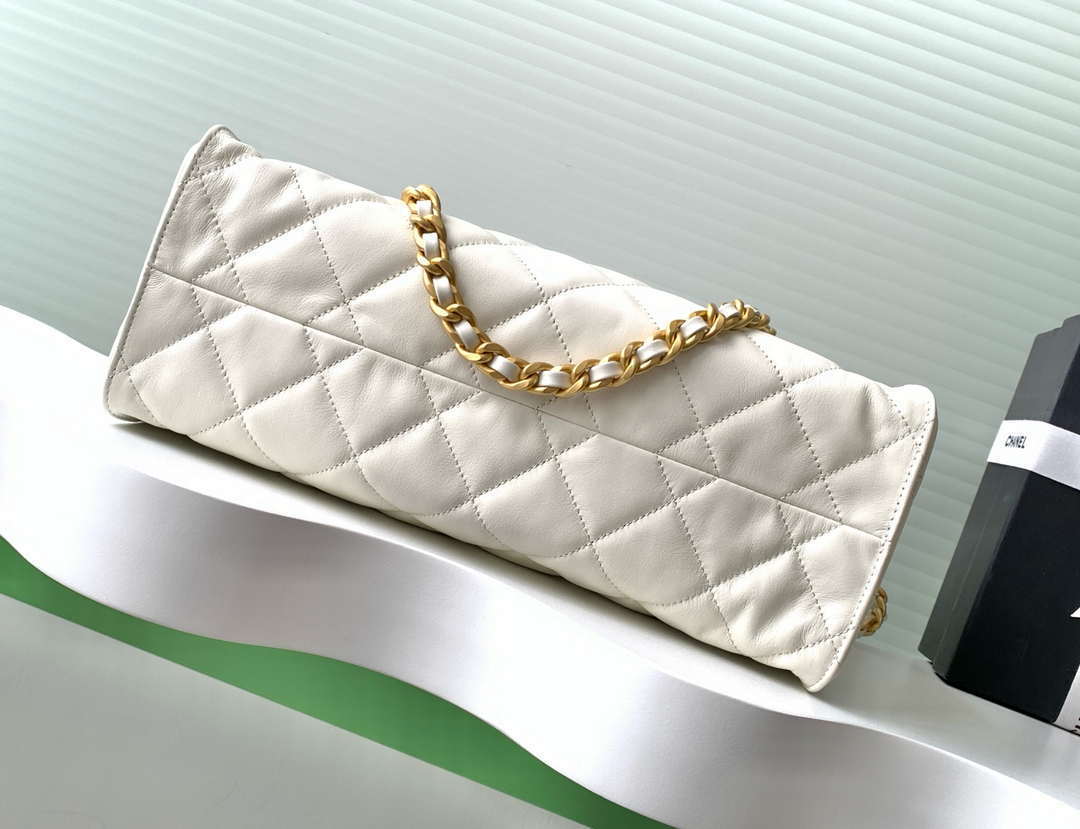 Chanel AS5303 Hobo Lambskin & Gold-Tone Metal White