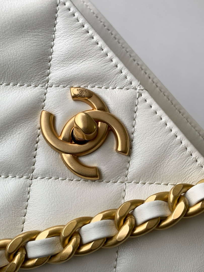 Chanel AS5303 Hobo Lambskin & Gold-Tone Metal White