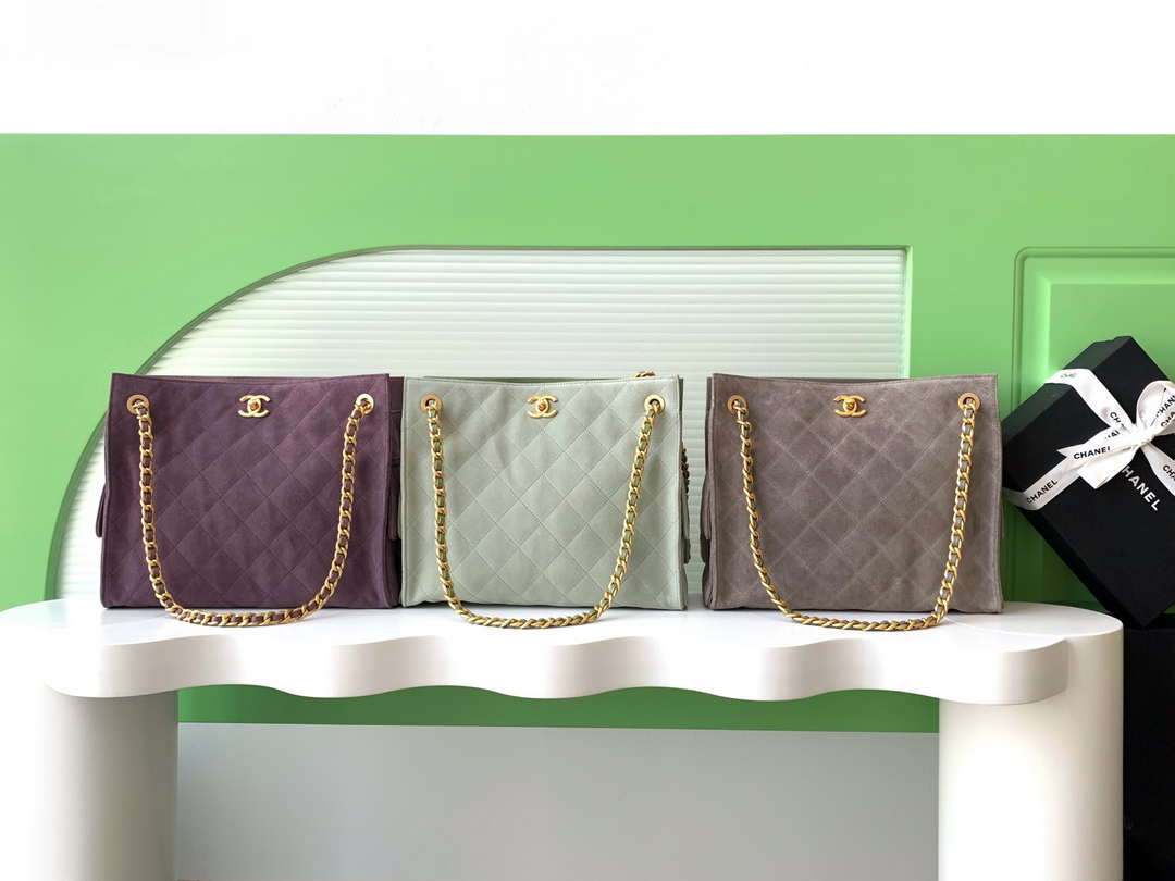 Chanel AS5303 Hobo Suede & Gold-Tone Metal Light Purple