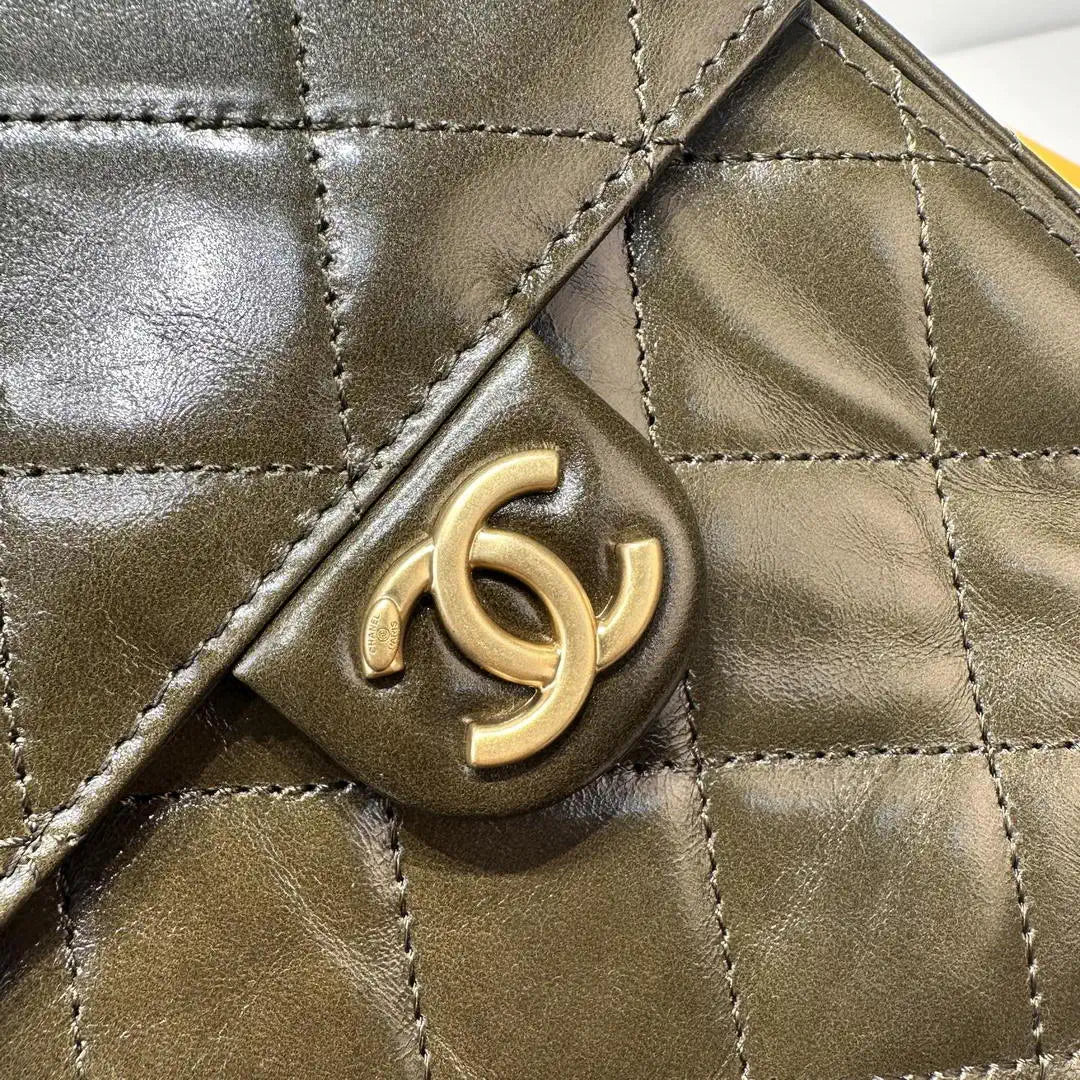 Chanel AS5311 Hobo Bag Lambskin & Gold-Tone Metal Dark Green