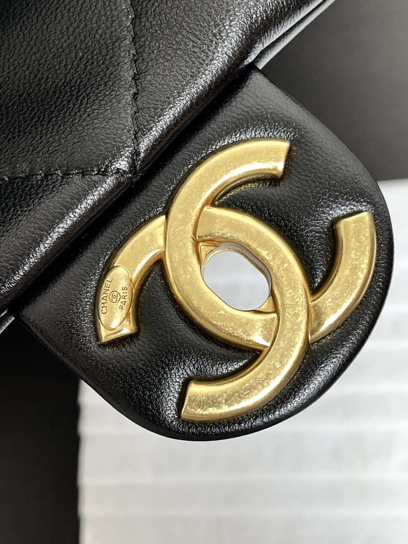 Chanel AS5315 Shopping Bag Shiny Lambskin & Gold-Tone Metal Black