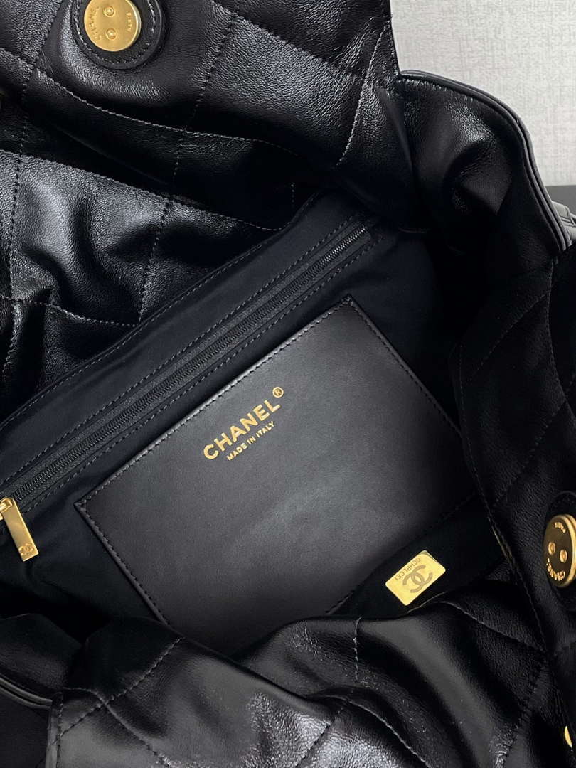 Chanel AS5315 Shopping Bag Shiny Lambskin & Gold-Tone Metal Black