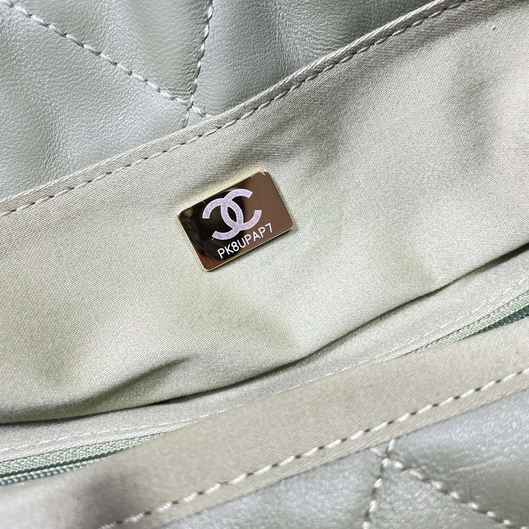 Chanel AS5315 Shopping Bag Shiny Lambskin & Gold-Tone Metal Green