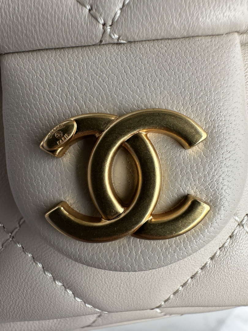 Chanel AS5339 Small Hobo Shiny Lambskin & Gold-Tone Metal Apricot
