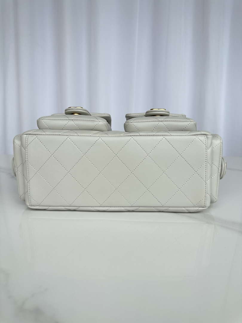 Chanel AS5339 Small Hobo Shiny Lambskin & Gold-Tone Metal Light Green