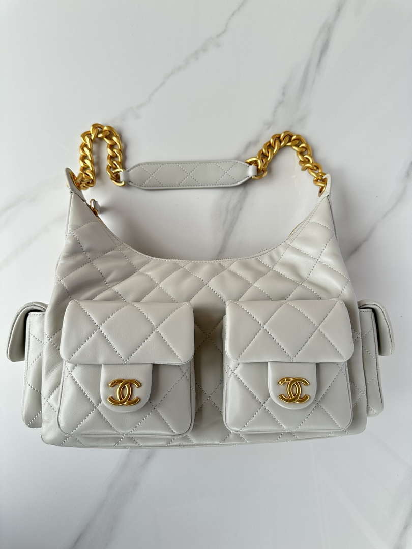Chanel AS5339 Small Hobo Shiny Lambskin & Gold-Tone Metal Light Green
