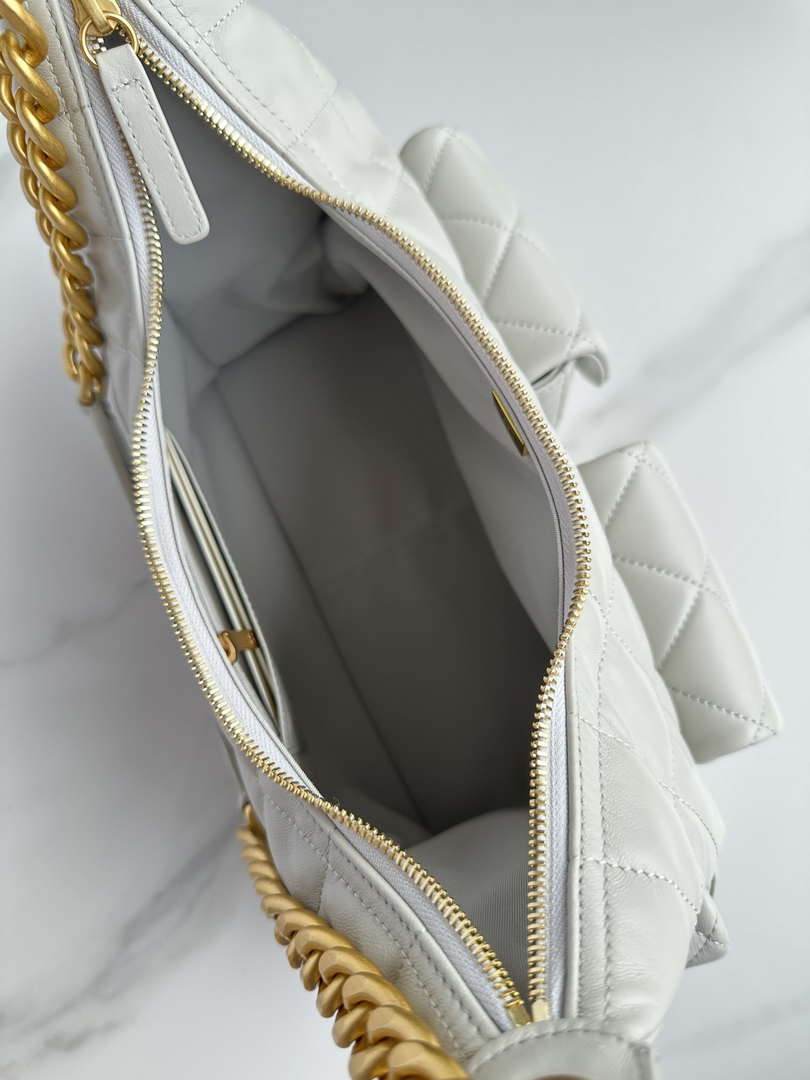 Chanel AS5339 Small Hobo Shiny Lambskin & Gold-Tone Metal Light Green