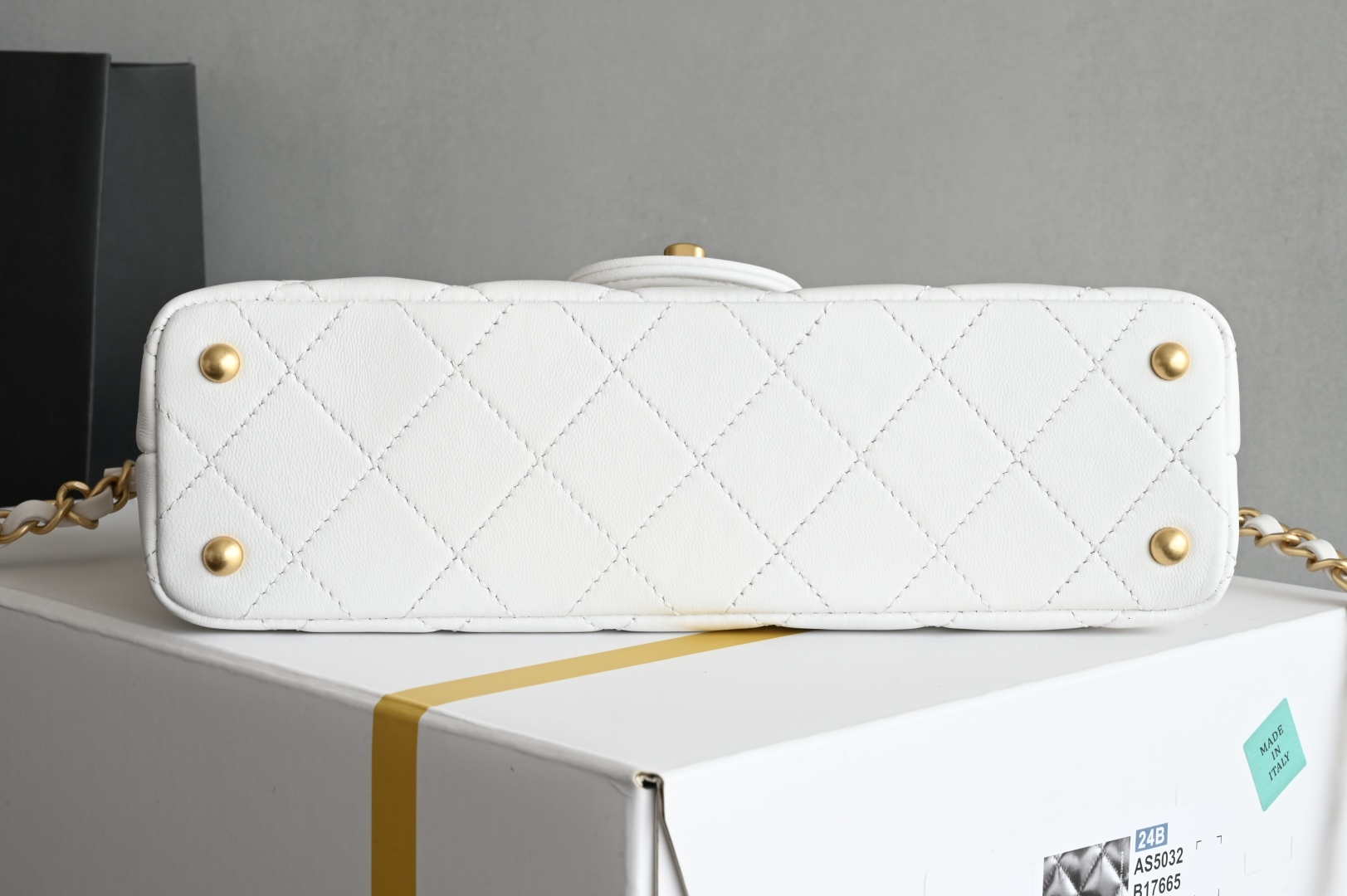 Chanel 25SS AS5354 Mini Flap Bag with Top Handle Lambskin White