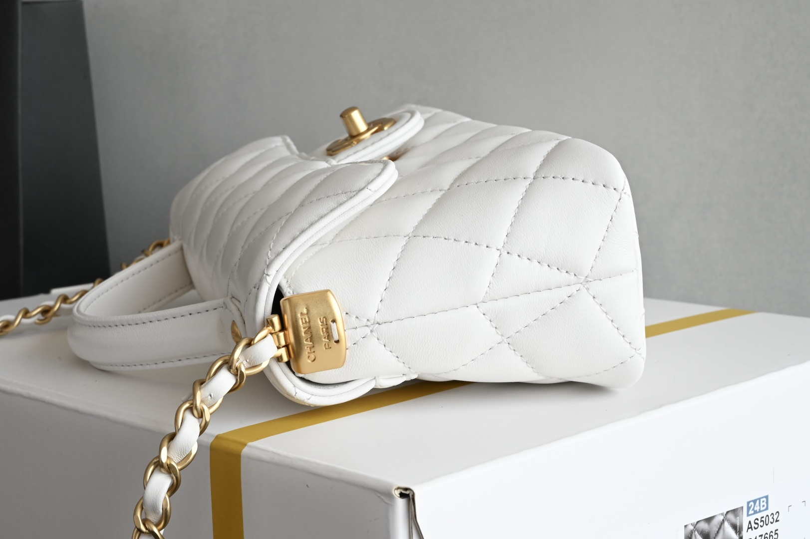 Chanel 25SS AS5354 Mini Flap Bag with Top Handle Lambskin White
