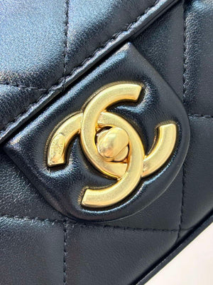Chanel AS5390 25P Limited Edition Pearl Handle Flap Bag Black Lambskin - Default Title - View 12