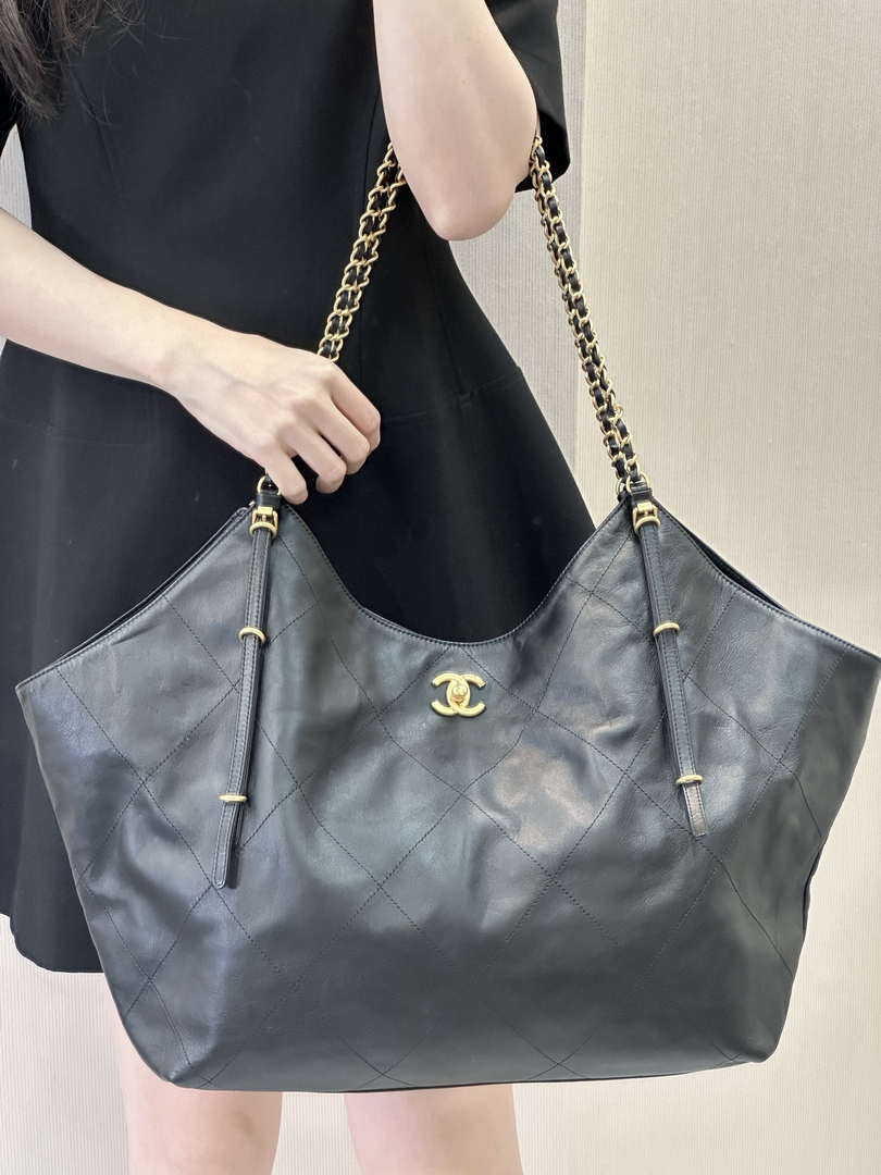 Chanel AS5463 25SS Maxi Shopping Bag  Calfskin & Gold-Tone Metal  Black