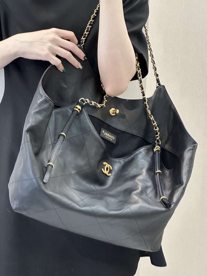 Chanel AS5463 25SS Maxi Shopping Bag  Calfskin & Gold-Tone Metal  Black