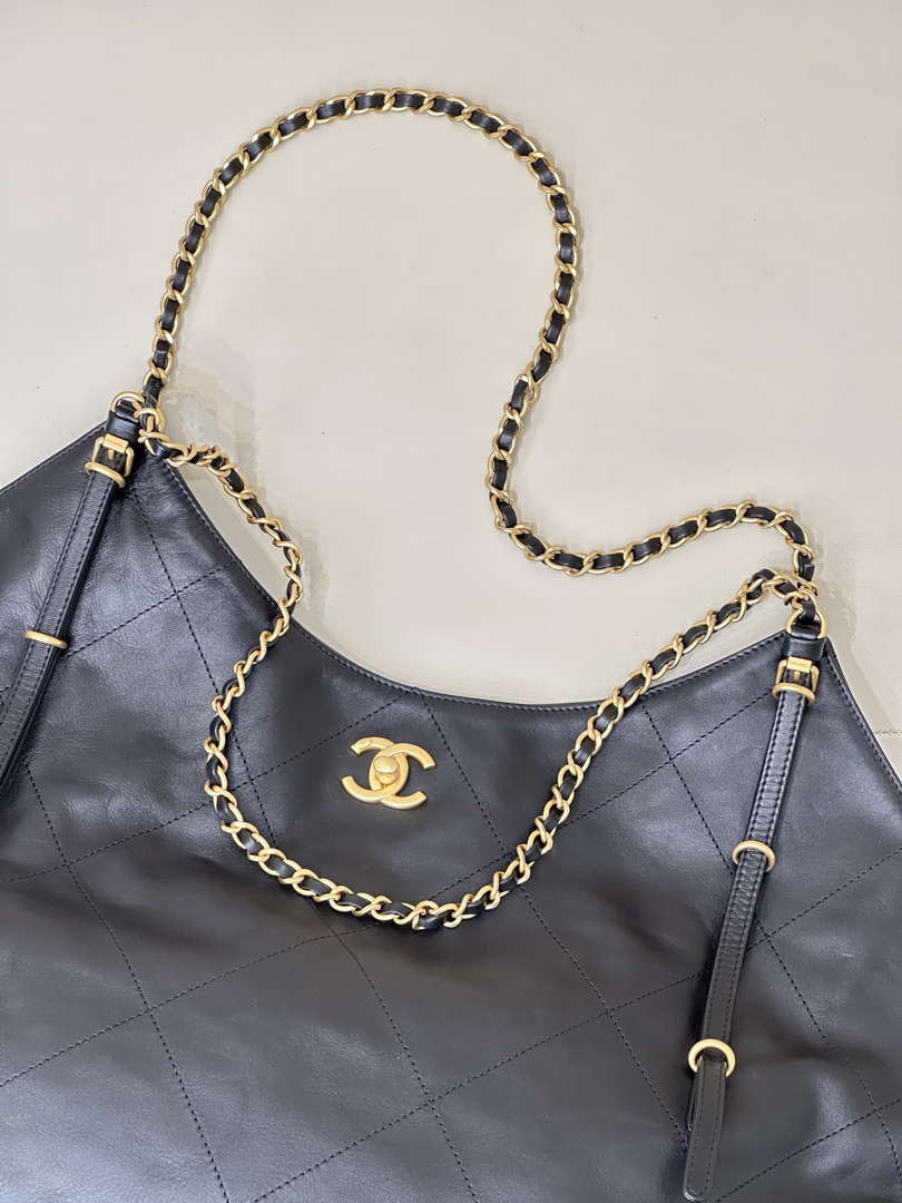 Chanel AS5463 25SS Maxi Shopping Bag  Calfskin & Gold-Tone Metal  Black