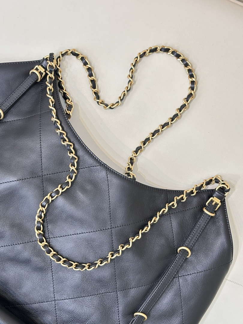 Chanel AS5463 25SS Maxi Shopping Bag  Calfskin & Gold-Tone Metal  Black