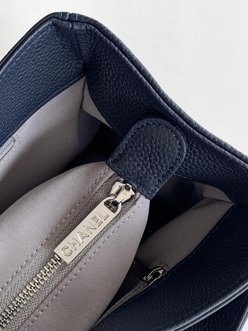 Chanel AS6055 Cerf Leather Exterior Small Tote Bags Navy Blue