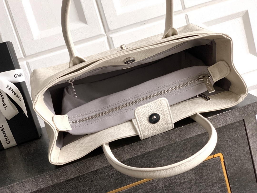 Chanel AS6055 Cerf Leather Exterior Small Tote Bags White