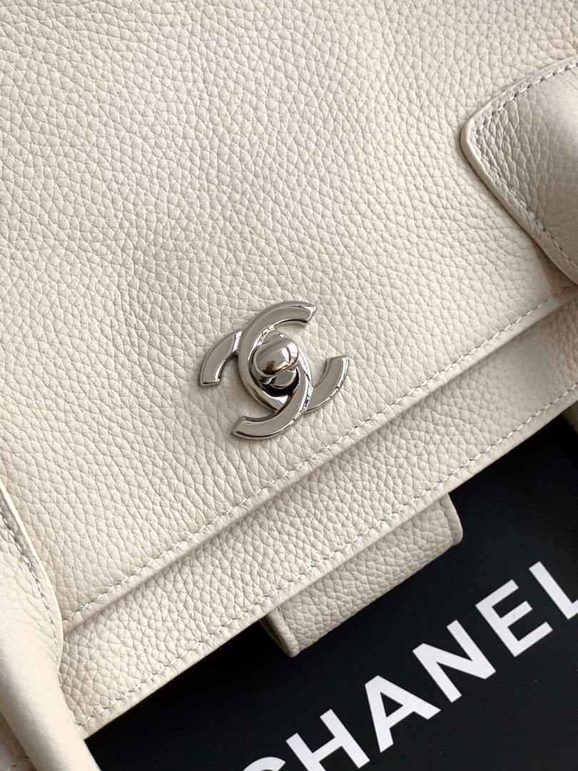 Chanel AS6056 Cerf Leather Exterior Medium Tote Bags White - Default Title - View 5
