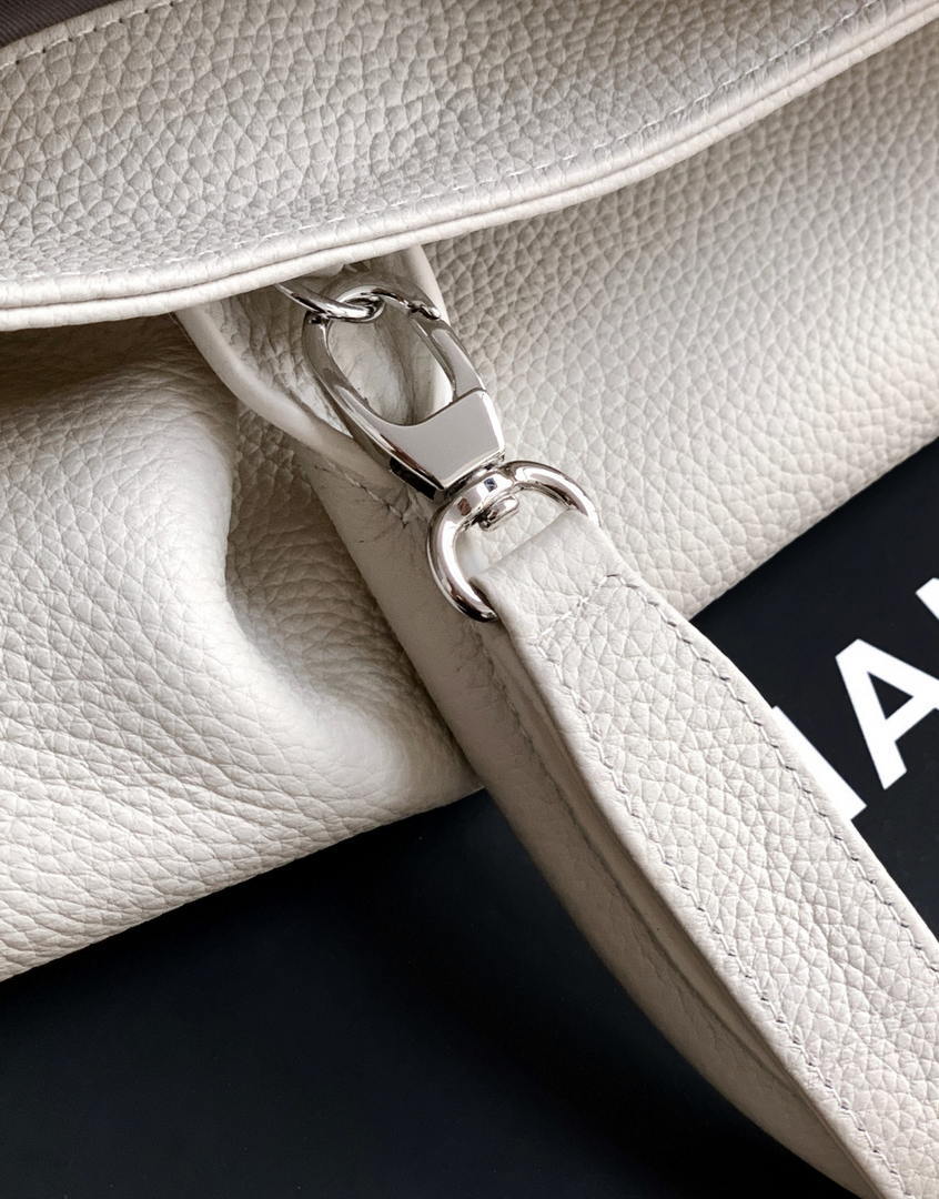 Chanel AS6056 Cerf Leather Exterior Medium Tote Bags White