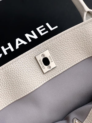 Chanel AS6056 Cerf Leather Exterior Medium Tote Bags White - Default Title - View 7
