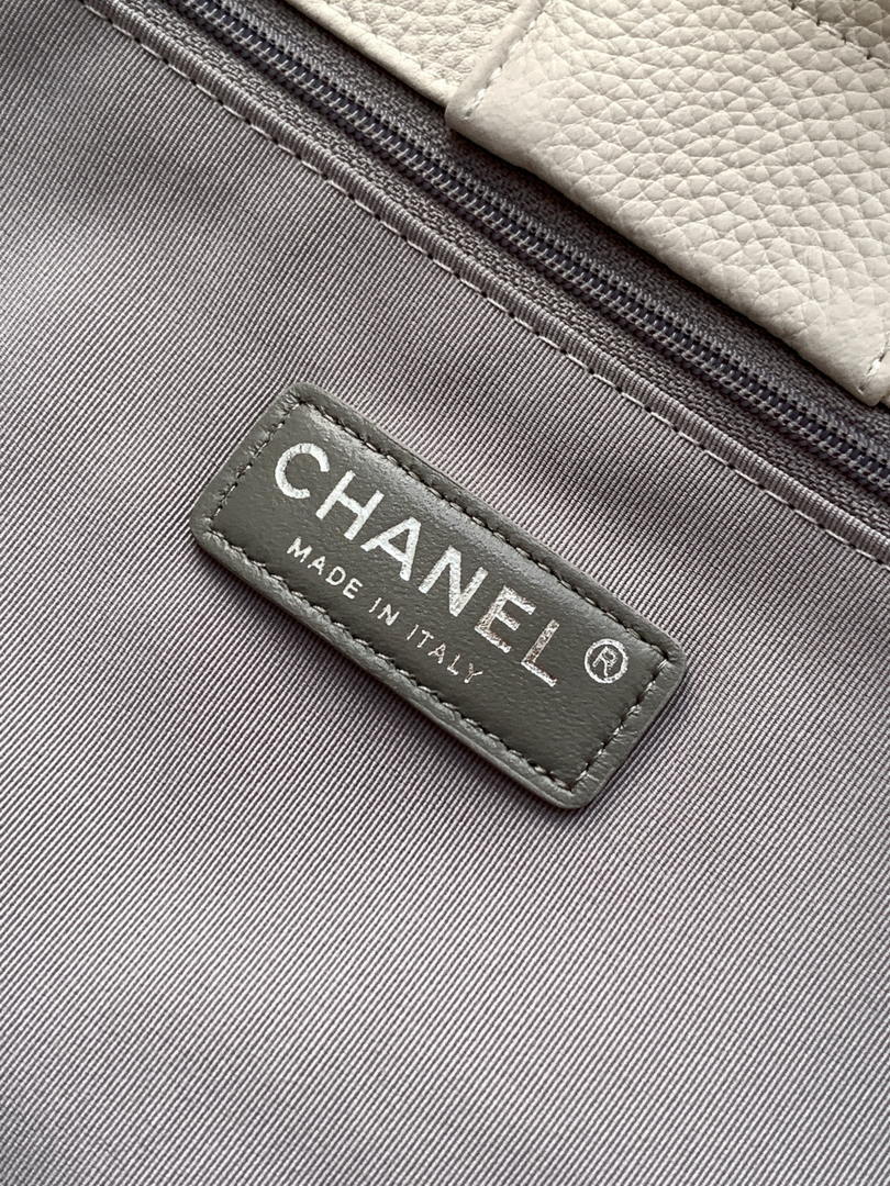 Chanel AS6056 Cerf Leather Exterior Medium Tote Bags White
