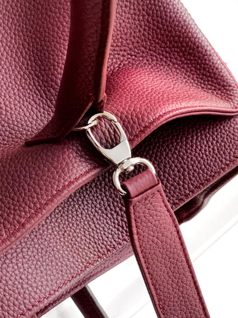 Chanel AS6056 Cerf Leather Exterior Medium Tote Bags Wine Red