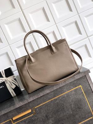 Chanel AS6056 Cerf Leather Exterior Medium Tote Bags Gray - Default Title - View 3