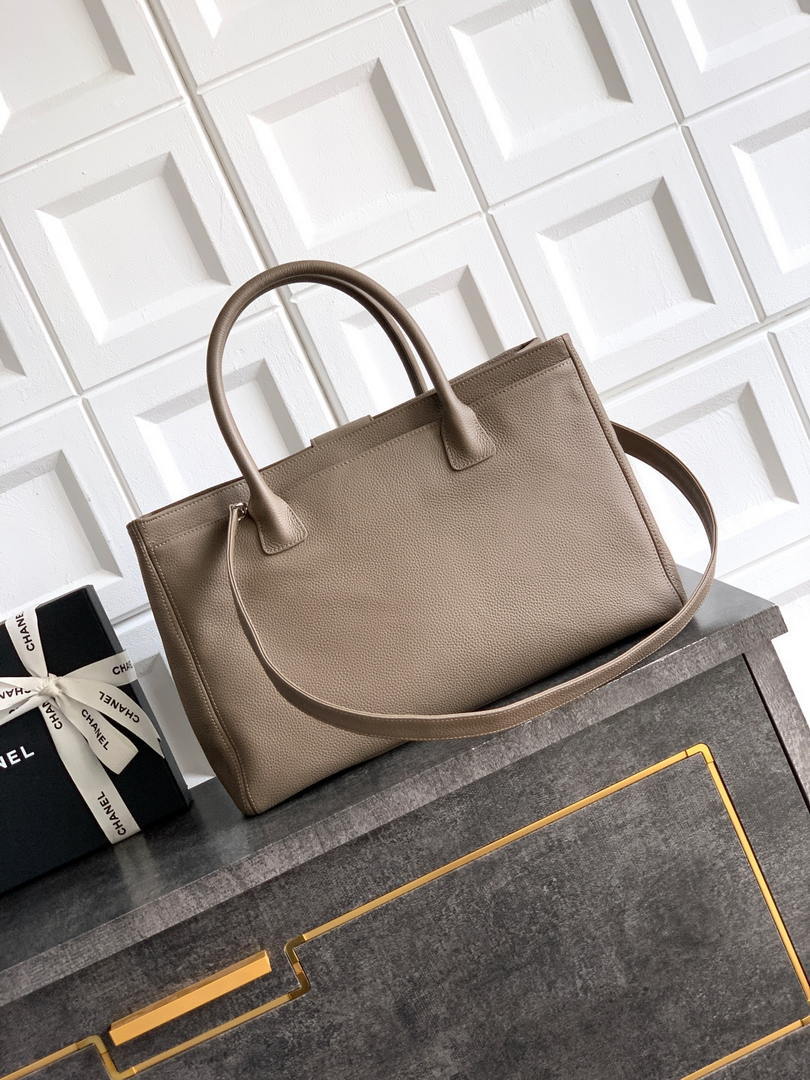 Chanel AS6056 Cerf Leather Exterior Medium Tote Bags Gray - Default Title - View 3