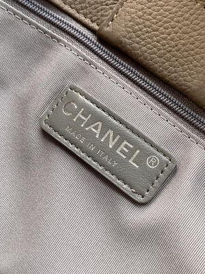 Chanel AS6056 Cerf Leather Exterior Medium Tote Bags Gray - Default Title - View 9