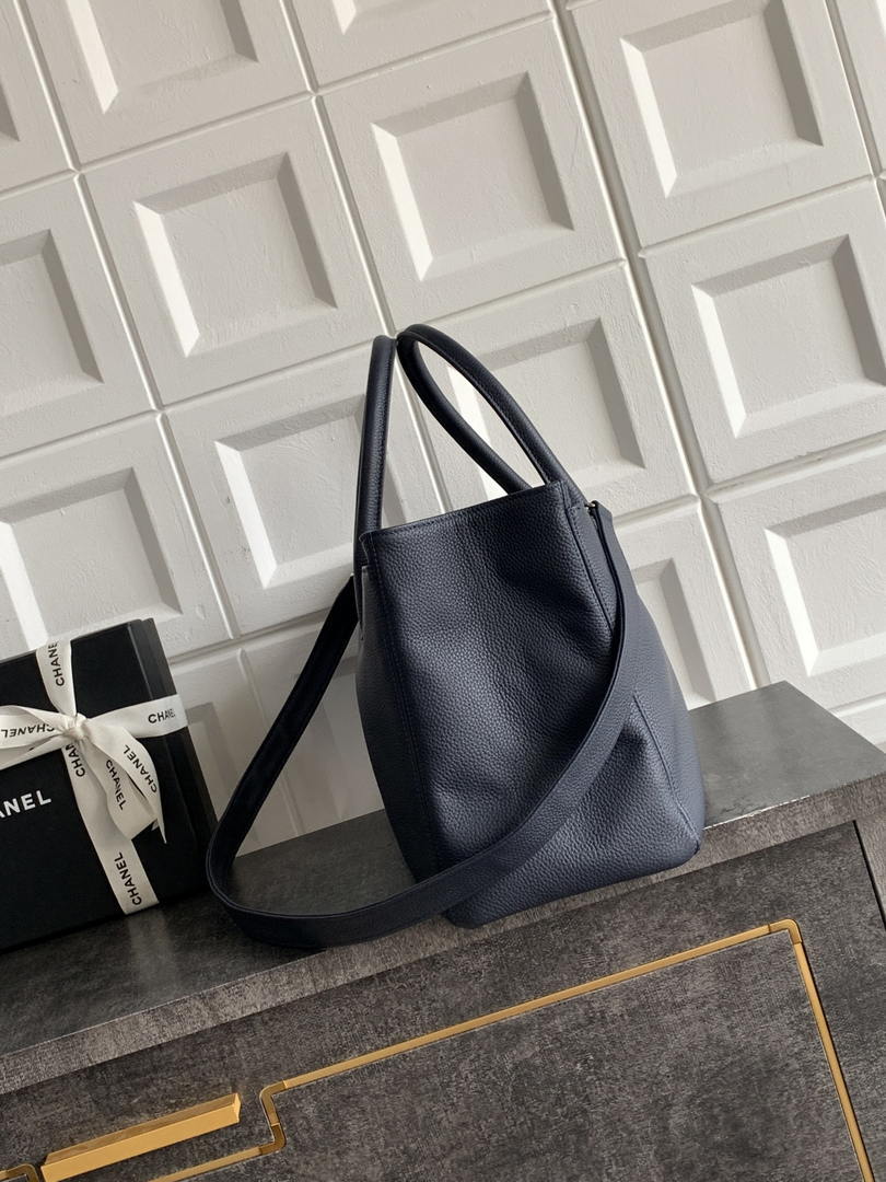 Chanel AS6056 Cerf Leather Exterior Medium Tote Bags Navy Blue
