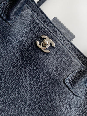 Chanel AS6056 Cerf Leather Exterior Medium Tote Bags Navy Blue - Default Title - View 5