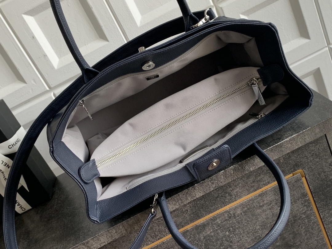Chanel AS6056 Cerf Leather Exterior Medium Tote Bags Navy Blue - Default Title - View 8
