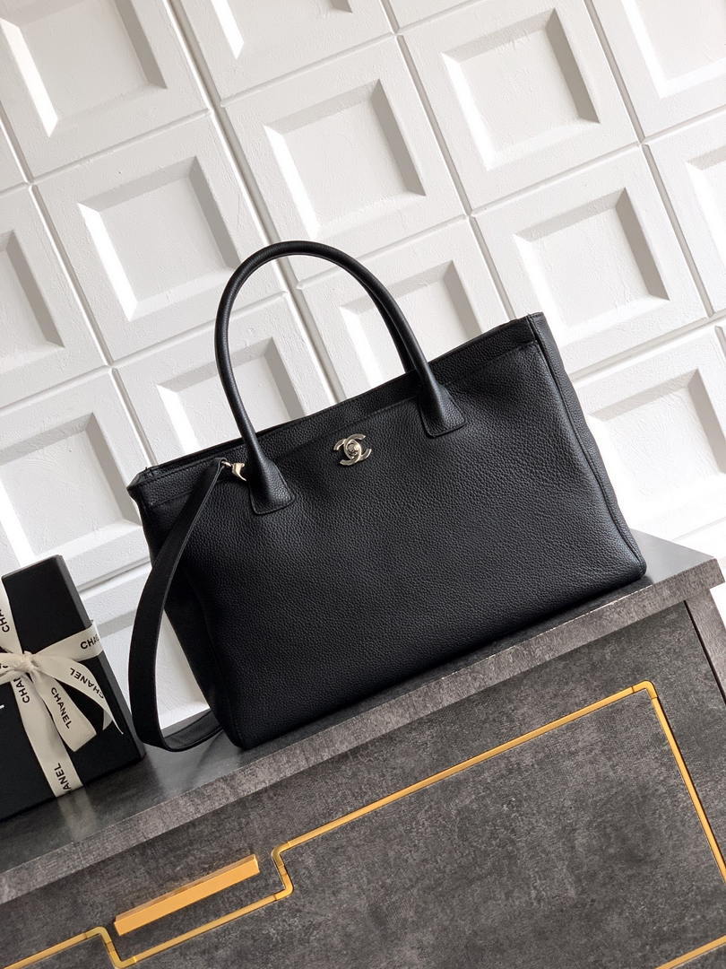 Chanel AS6056 Cerf Leather Exterior Medium Tote Bags Black Silver