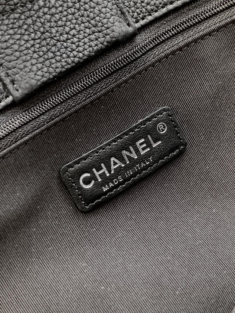 Chanel AS6056 Cerf Leather Exterior Medium Tote Bags Black Silver