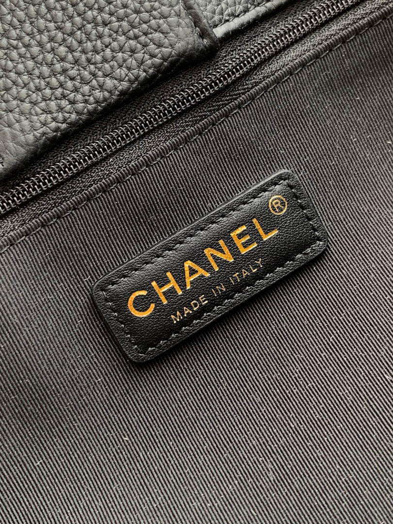 Chanel AS6056 Cerf Leather Exterior Medium Tote Bags Black Gold