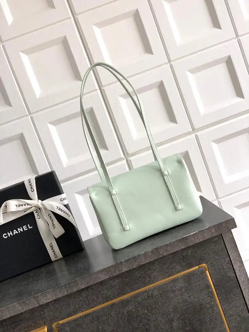 Chanel AS6130 Small Flap Bag Grained Shiny Calfskin & Gold-Tone Metal Light gray-green