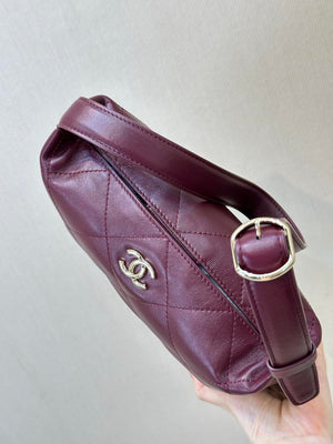 Chanel AS6138 Hobo Handbag Shiny Lambskin & Gold-Tone Metal Red - Default Title - View 3