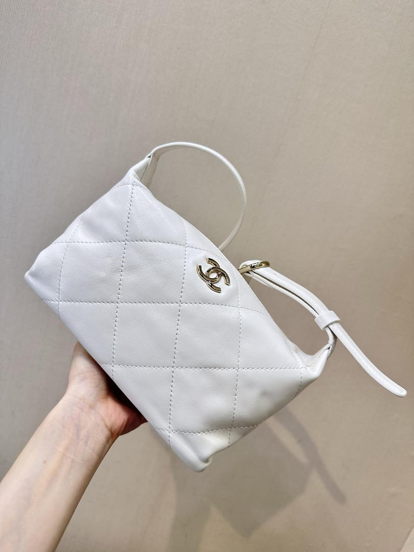 Chanel AS6138 Hobo Handbag Shiny Lambskin & Gold-Tone Metal White