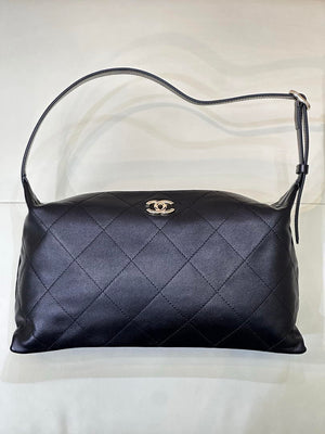 Chanel AS6139 Large Hobo Handbag Shiny Lambskin & Gold-Tone Metal Black - Default Title - View 1