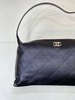 Chanel AS6139 Large Hobo Handbag Shiny Lambskin & Gold-Tone Metal Black - Default Title - View 2