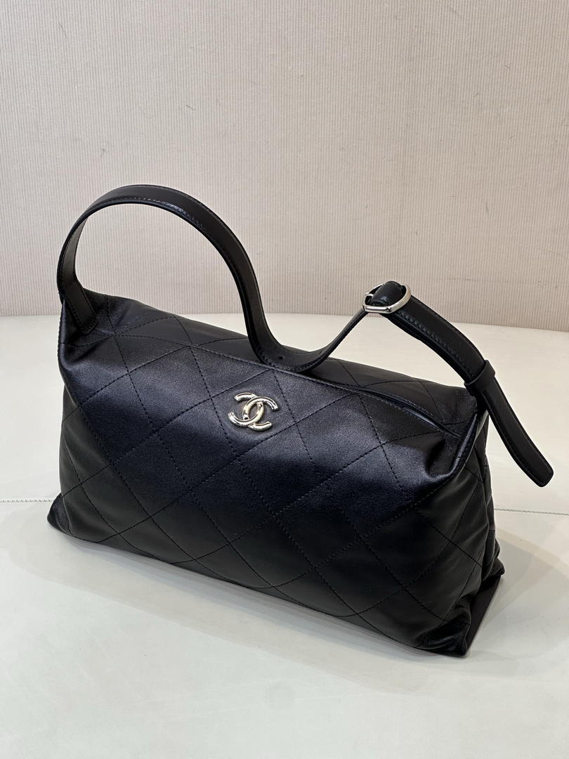 Chanel AS6139 Large Hobo Handbag Shiny Lambskin & Gold-Tone Metal Black - Default Title - View 4