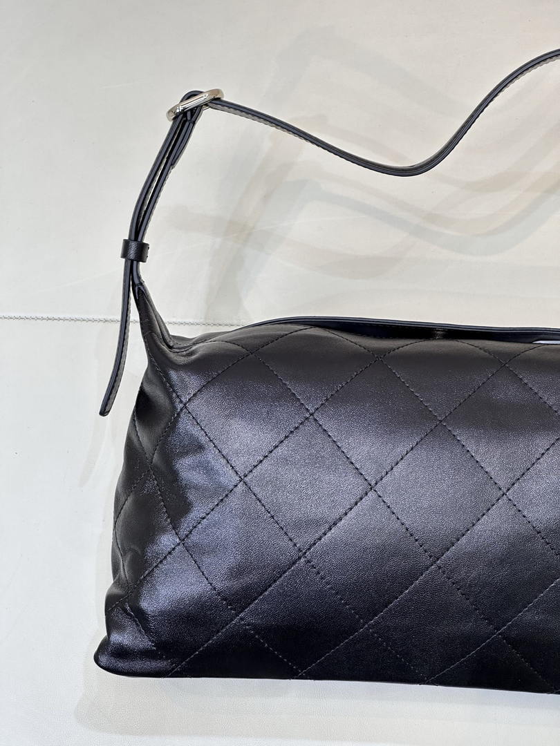 Chanel AS6139 Large Hobo Handbag Shiny Lambskin & Gold-Tone Metal Black - Default Title - View 8