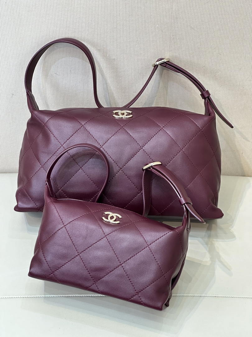Chanel AS6139 Large Hobo Handbag Shiny Lambskin & Gold-Tone Metal Red