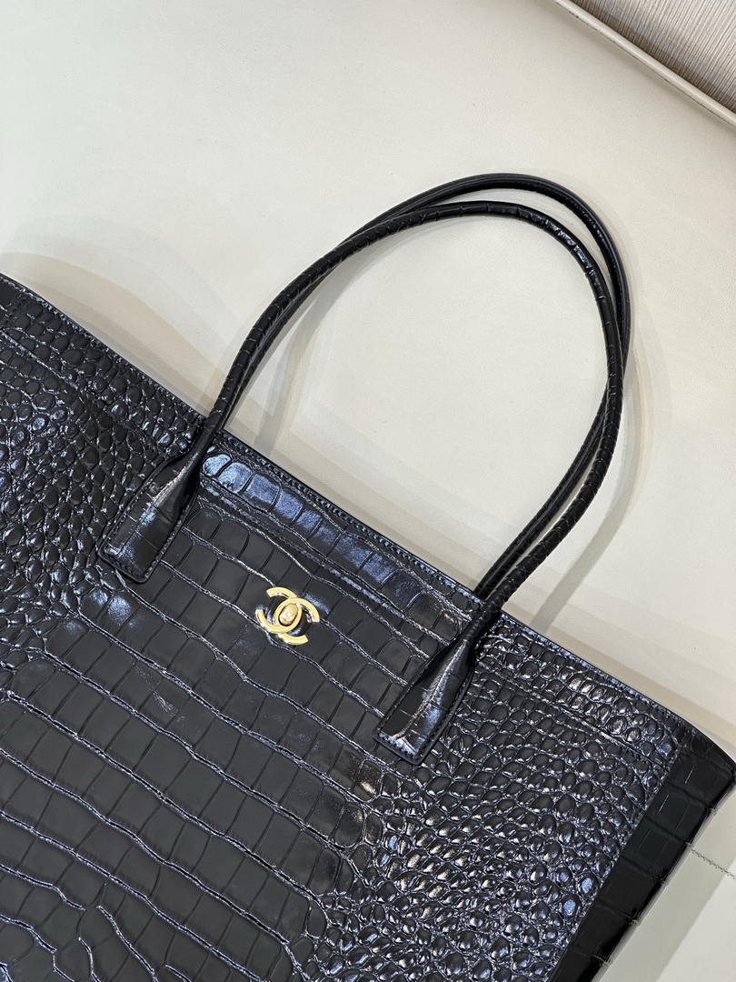 Chanel AS6239 Cerf Leather Exterior Large Tote Bags Crocodile pattern