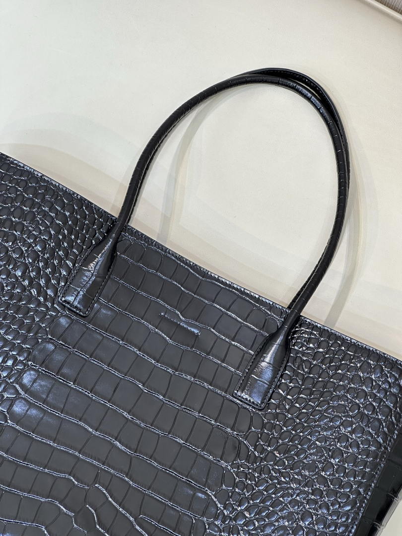 Chanel AS6239 Cerf Leather Exterior Large Tote Bags Crocodile pattern