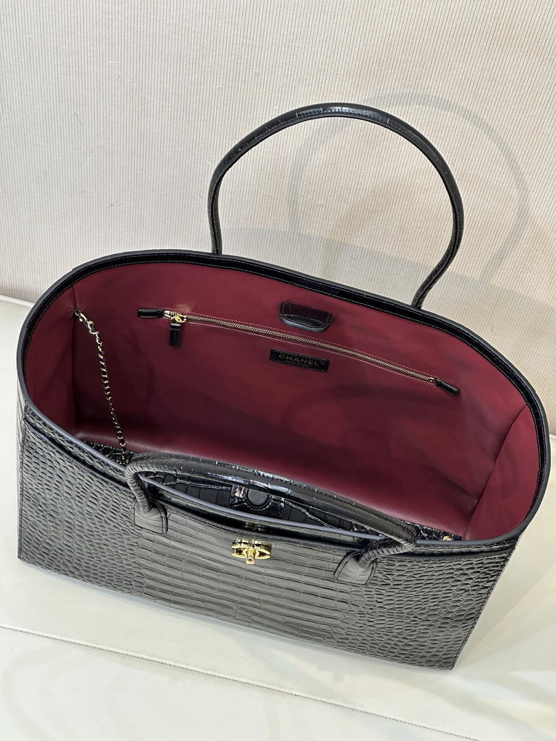 Chanel AS6239 Cerf Leather Exterior Large Tote Bags Crocodile pattern