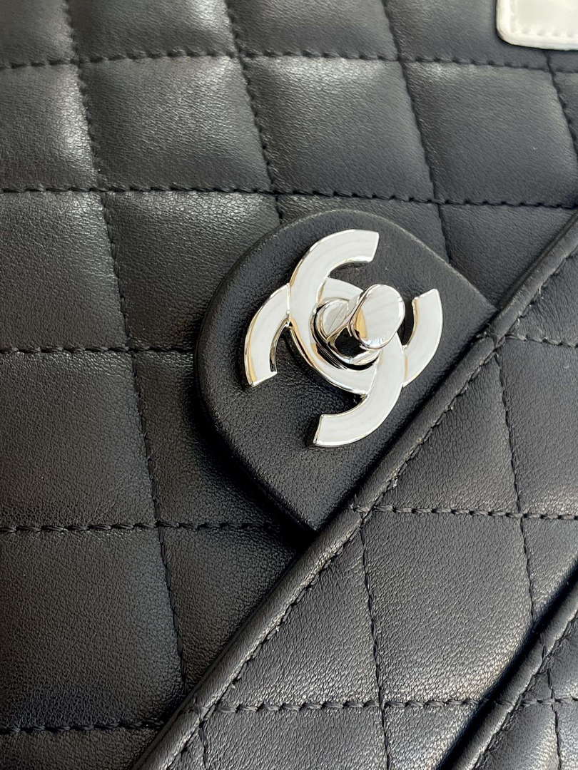 Chanel AS6326 Vintage Camera Case Bag Lambskin Black with White CC